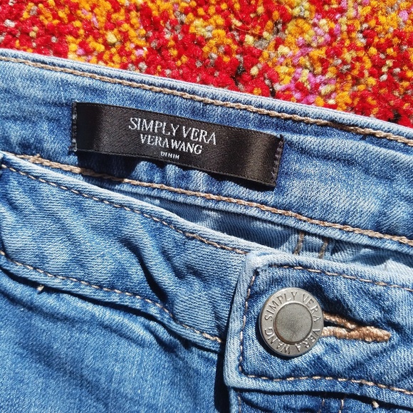 SOLD - Simply Vera Wang Shadow Patch Cropped Denim - Picture 2 of 8